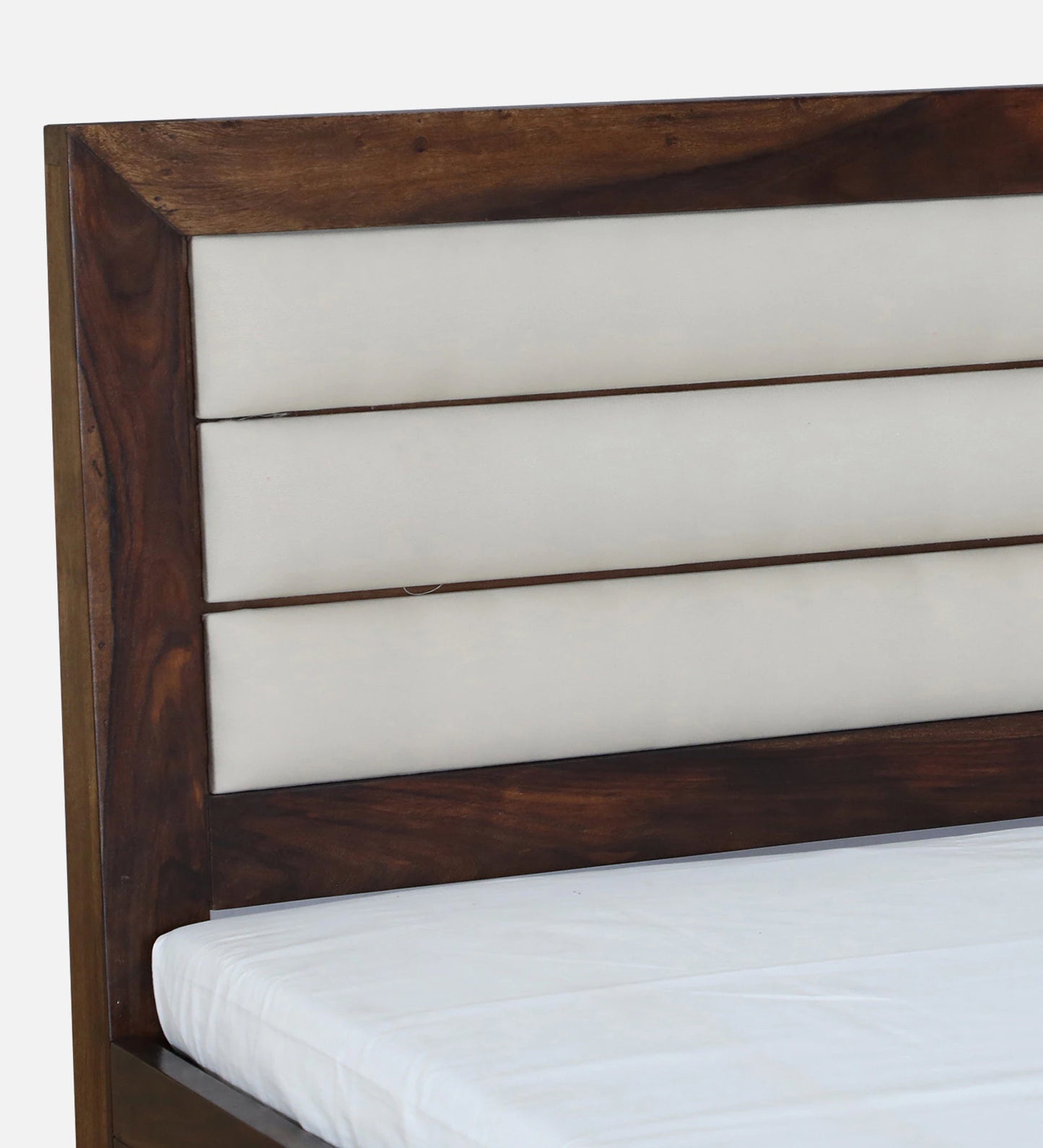 Pore King Bed